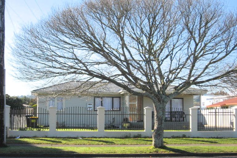 Photo of property in 2/70 Kelvin Road, Papakura, 2110