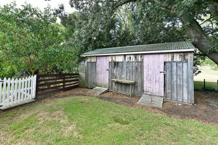 Photo of property in 2059 State Highway 16, Helensville, 0875