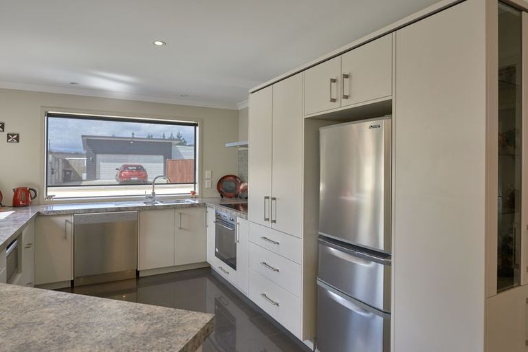 Photo of property in 86 Rosalie Terrace, Kelvin Grove, Palmerston North, 4414
