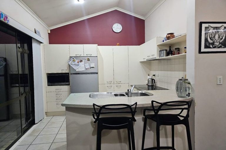 Photo of property in 87 Riverton Drive, Randwick Park, Auckland, 2105