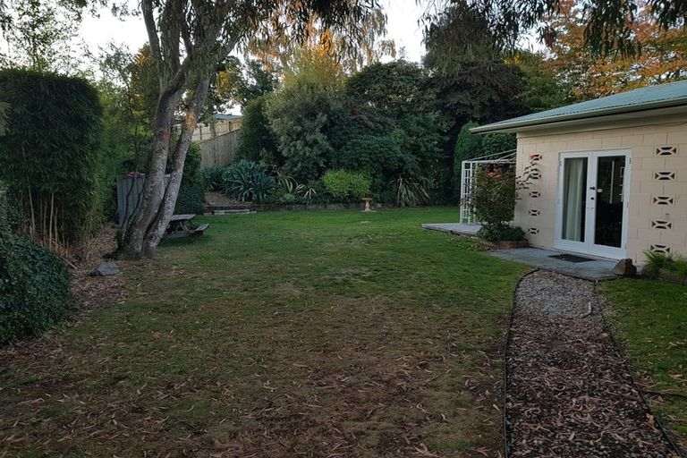 Photo of property in 10 Kowhai Road, Rainbow Point, Taupo, 3330