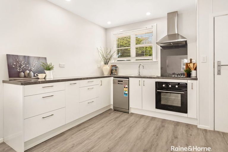 Photo of property in 3 Frederick Street, Carterton, 5713