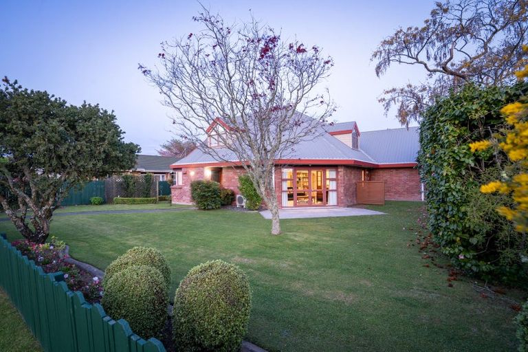 Photo of property in 1 Longfellow Street, Leamington, Cambridge, 3432