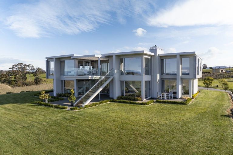 Photo of property in 28 Lindup Road, Lower Moutere, Upper Moutere, 7175