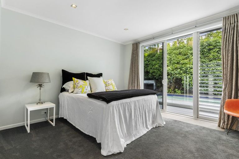 Photo of property in 20 Marine Parade, Mellons Bay, Auckland, 2014