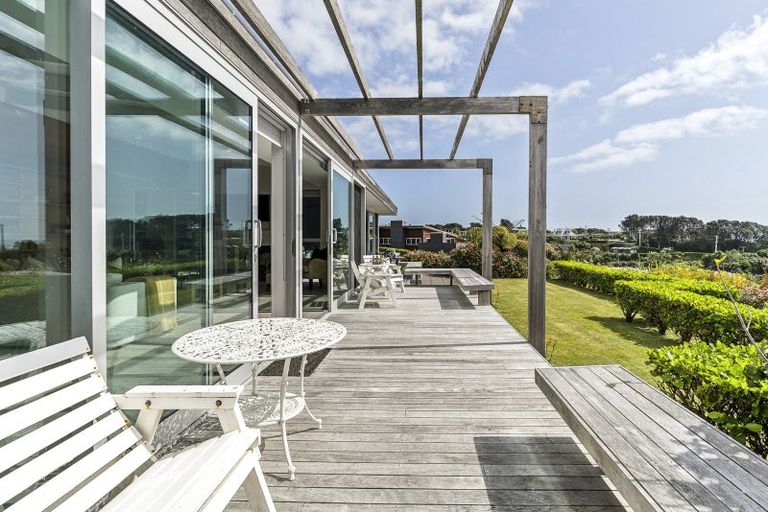 Photo of property in 13 Shearer Drive, Oakura, 4314