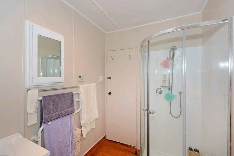 Photo of property in 16 Hazel Street, Ebdentown, Upper Hutt, 5018