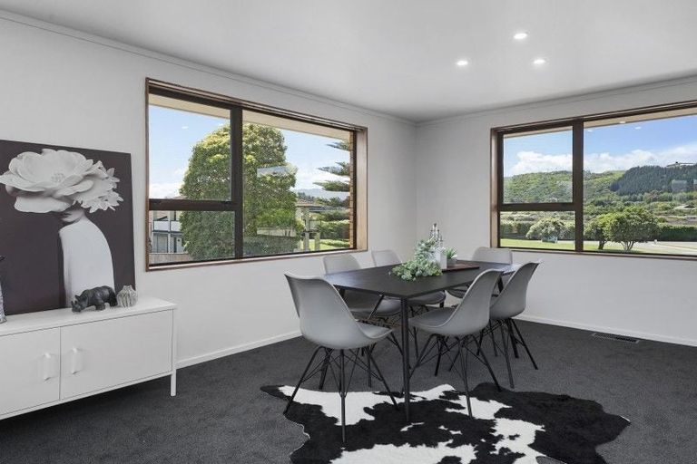 Photo of property in 5 Chilton Drive, Paraparaumu, 5032