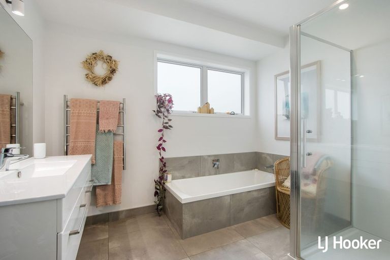 Photo of property in 26 Tohora View, Waihi Beach, 3611