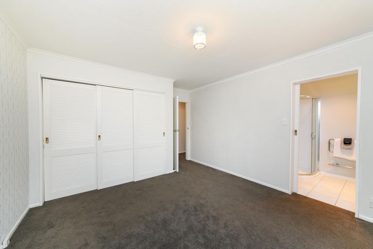 Photo of property in 20 Colonial Place, Kelvin Grove, Palmerston North, 4414