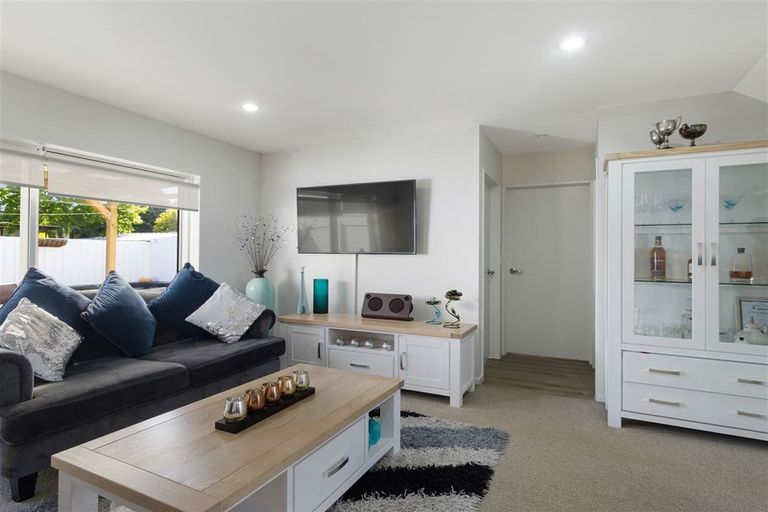 Photo of property in 3 Apple Orchard Way, Sunnyvale, Auckland, 0612