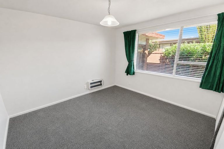 Photo of property in 1/58a Daniels Road, Redwood, Christchurch, 8051