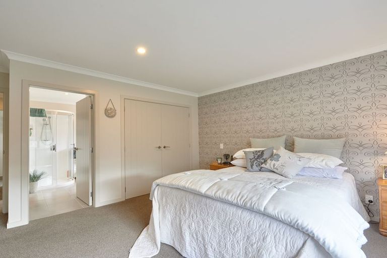 Photo of property in 86 Rosalie Terrace, Kelvin Grove, Palmerston North, 4414