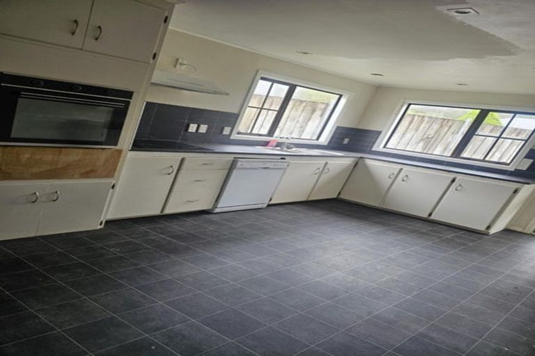 Photo of property in 414 Stokes Valley Road, Stokes Valley, Lower Hutt, 5019