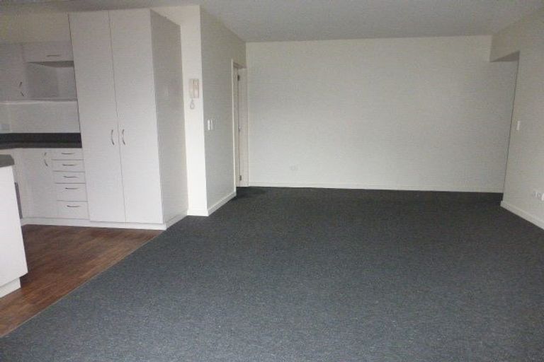 Photo of property in 2/30 Mathesons Road, Phillipstown, Christchurch, 8011