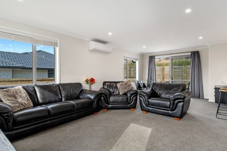 Photo of property in 76 Bert Wall Drive, Omokoroa, 3114