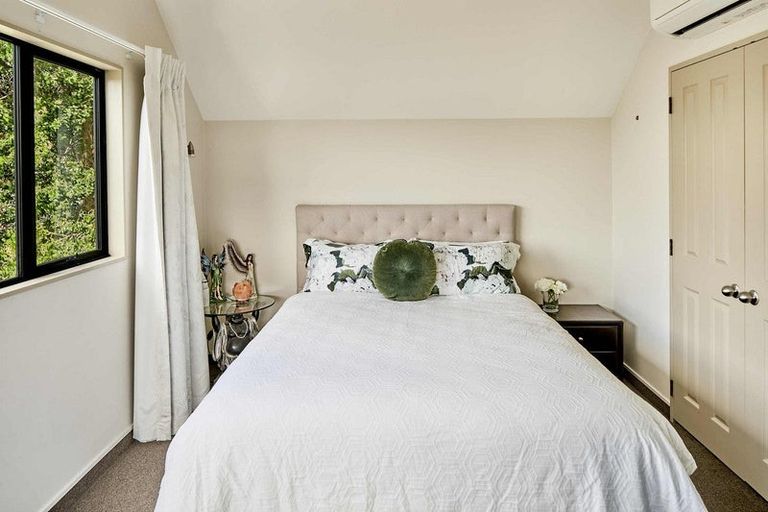 Photo of property in 17 Dornoch Place, Papakowhai, Porirua, 5024