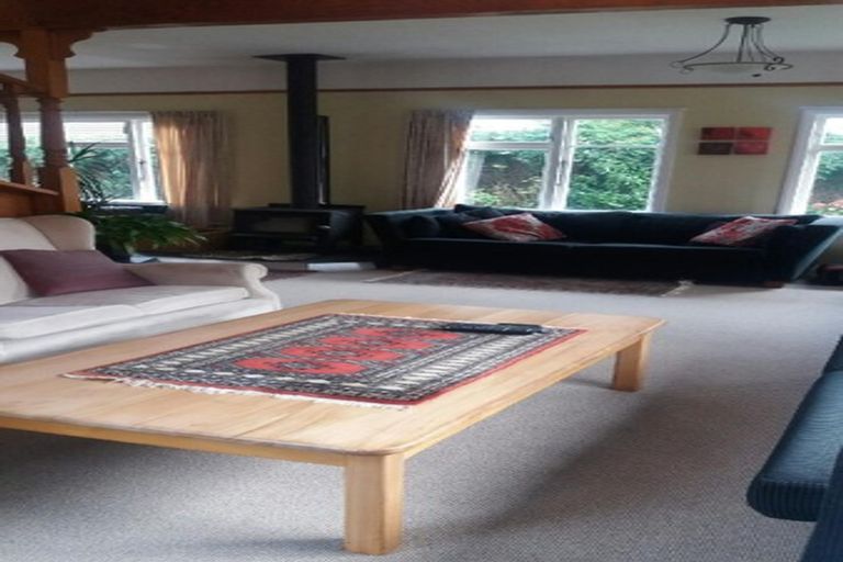 Photo of property in 37 Pukatea Street, Eastbourne, Lower Hutt, 5013