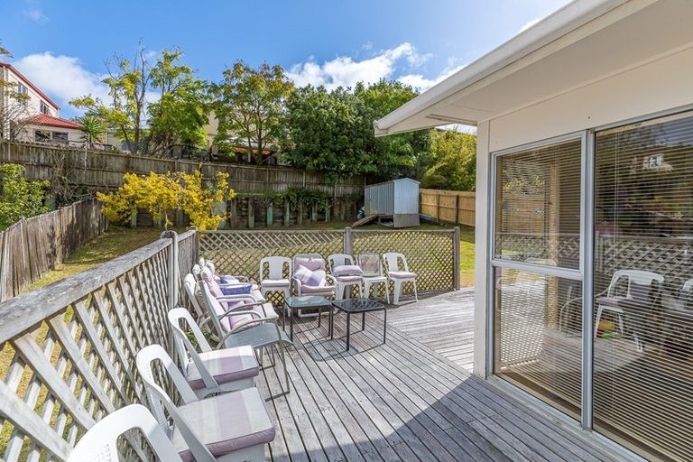 Photo of property in 36 Lavery Place, Sunnynook, Auckland, 0632