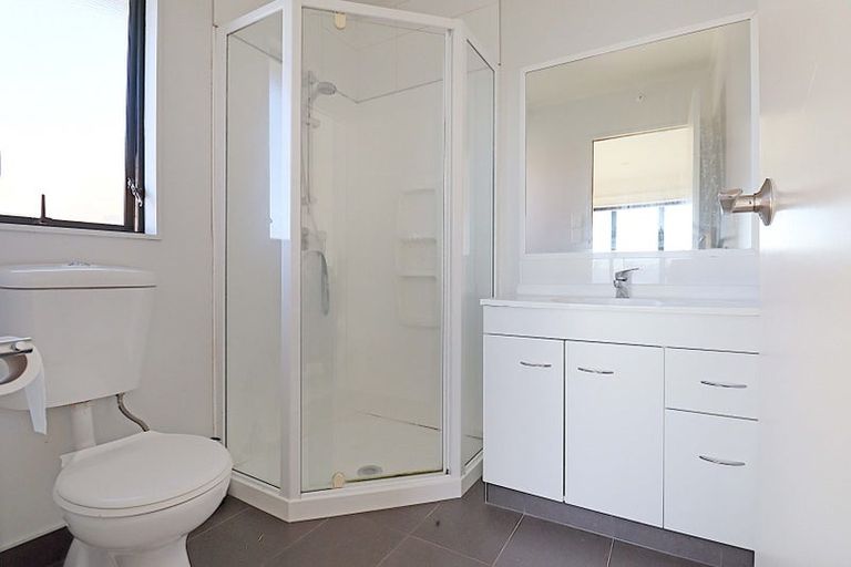 Photo of property in 83 Ashton Fitchett Drive, Brooklyn, Wellington, 6021