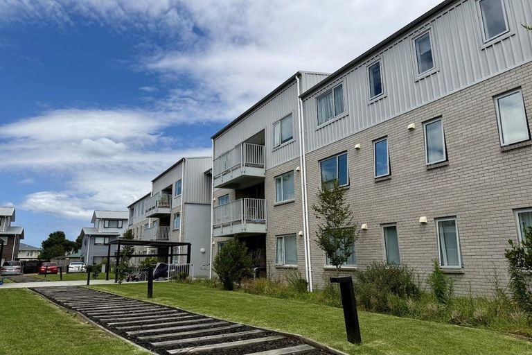 Photo of property in 202/28b Eileen Newey Place, Henderson, Auckland, 0612