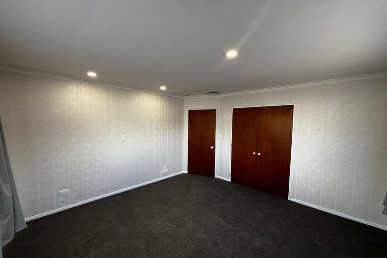 Photo of property in 1/9 Waiwera Place, Merrilands, New Plymouth, 4312