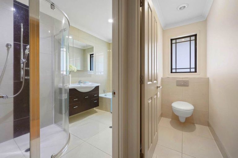 Photo of property in 16 Erceg Way, Rosehill, Papakura, 2113