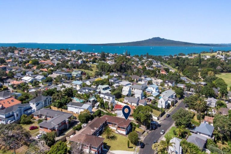 Photo of property in 6/40 Lake Road, Narrow Neck, Auckland, 0624