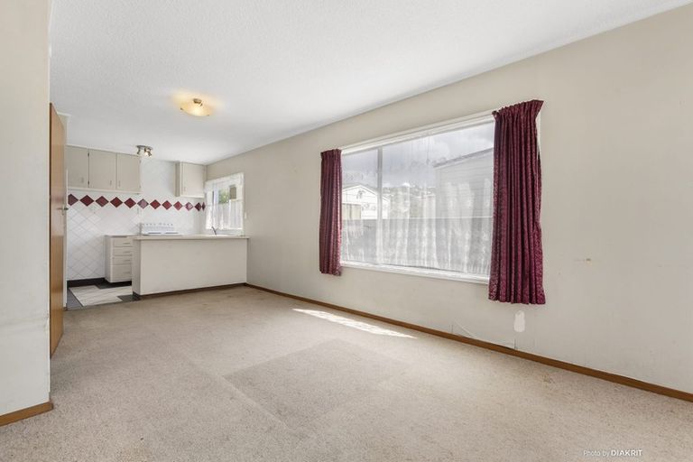 Photo of property in 1/218 Onepu Road, Lyall Bay, Wellington, 6022