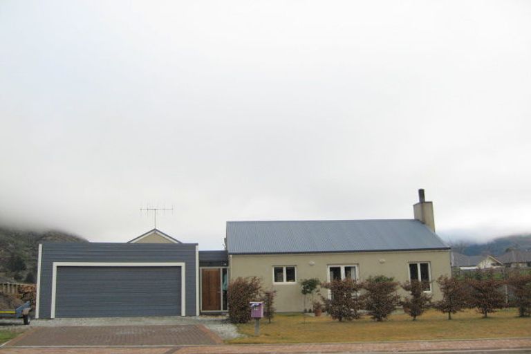 Photo of property in 18 Copper Beech Avenue, Frankton, Queenstown, 9300
