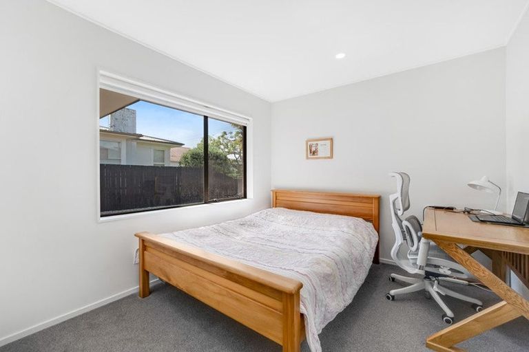 Photo of property in 1/21 Eastern Beach Road, Eastern Beach, Auckland, 2012