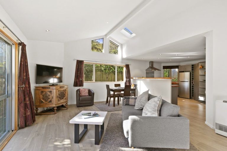 Photo of property in 7a Montgomery Avenue, Karori, Wellington, 6012