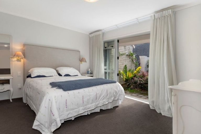 Photo of property in 188b Devonport Road, Tauranga, 3110