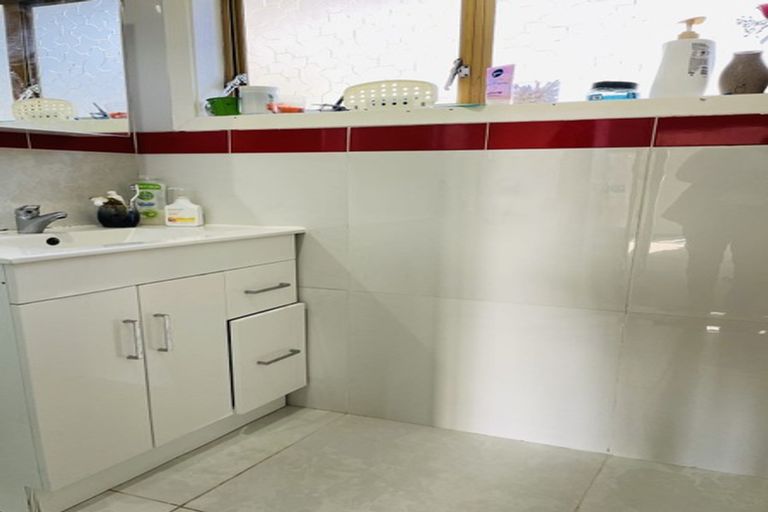 Photo of property in 302 Swanson Road, Henderson, Auckland, 0610