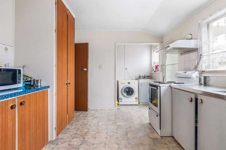 Photo of property in 1/5 Grove Road, Papakura, 2110