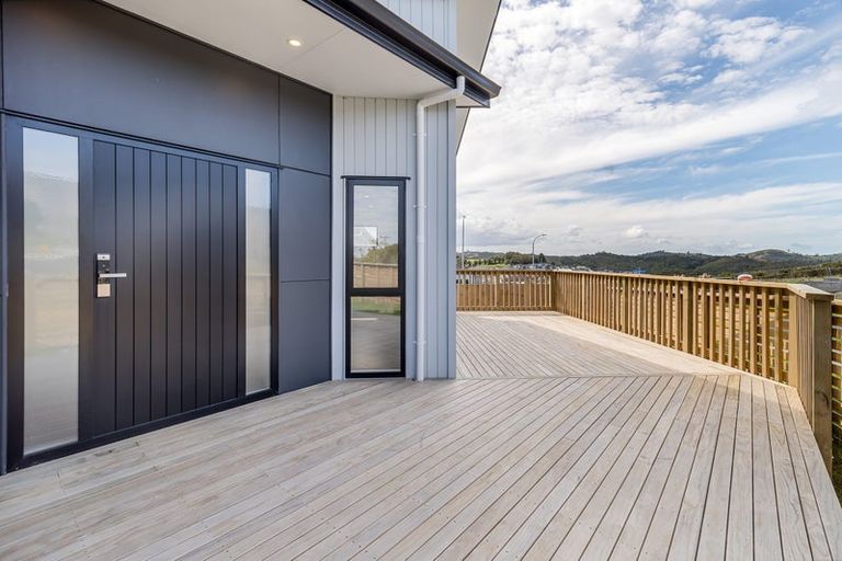 Photo of property in 1 Sunnyheights Road, Orewa, 0931