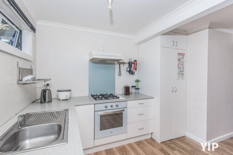 Photo of property in 48 Edgecombe Street, Newlands, Wellington, 6037