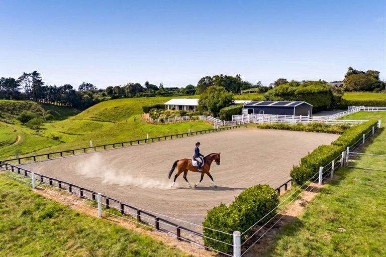 Photo of property in 167 Henwood Road, Paraite, New Plymouth, 4372