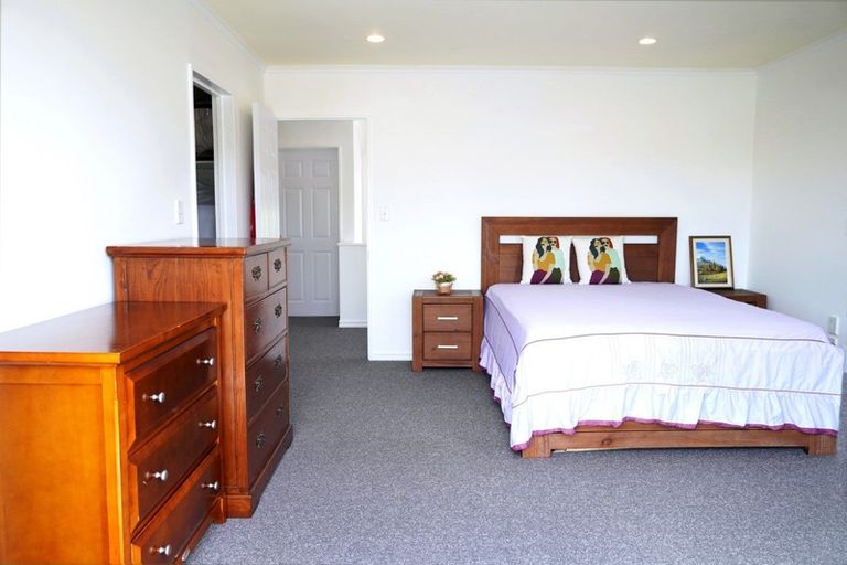 Photo of property in 21 Nielsen Gardens, Rototuna, Hamilton, 3210