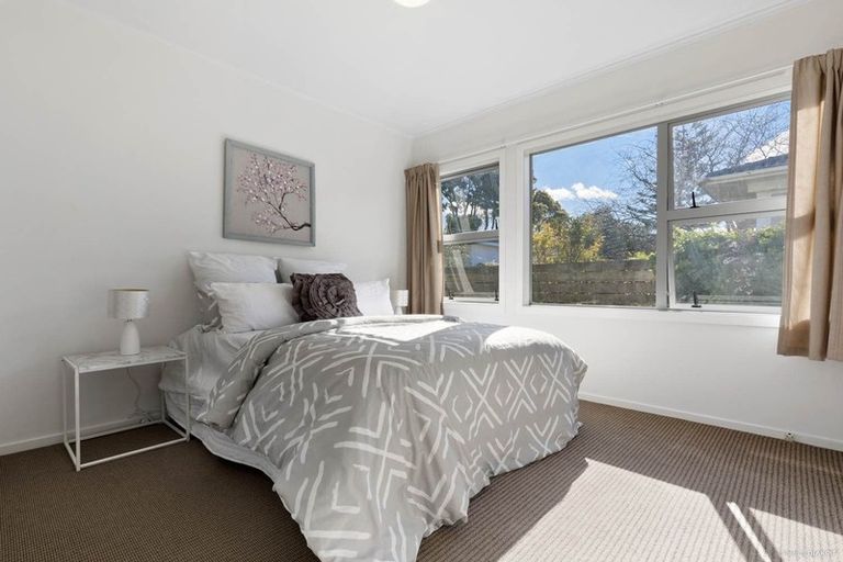 Photo of property in 1/1a Margaret Place, Milford, Auckland, 0620
