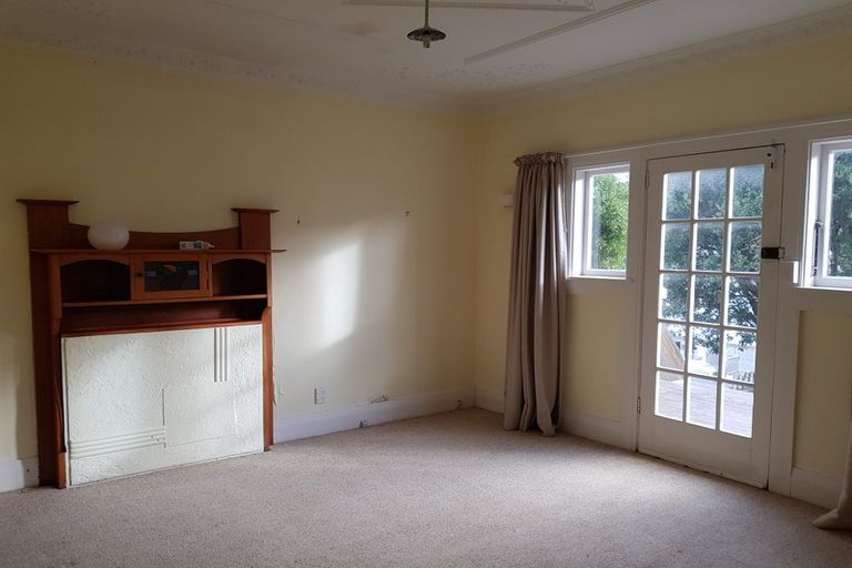 Photo of property in 43 Clyde Street, Island Bay, Wellington, 6023