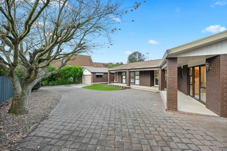 Photo of property in 24 Burn-murdoch Street, St Andrews, Hamilton, 3200