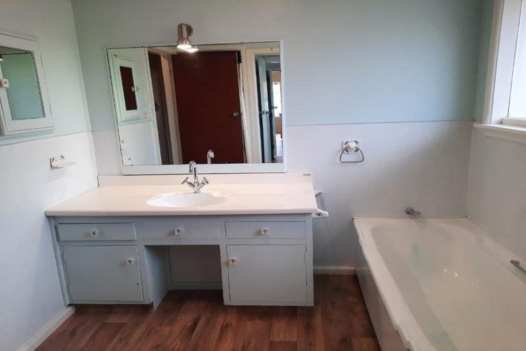 Photo of property in 146 Springs Road, Hornby, Christchurch, 8042