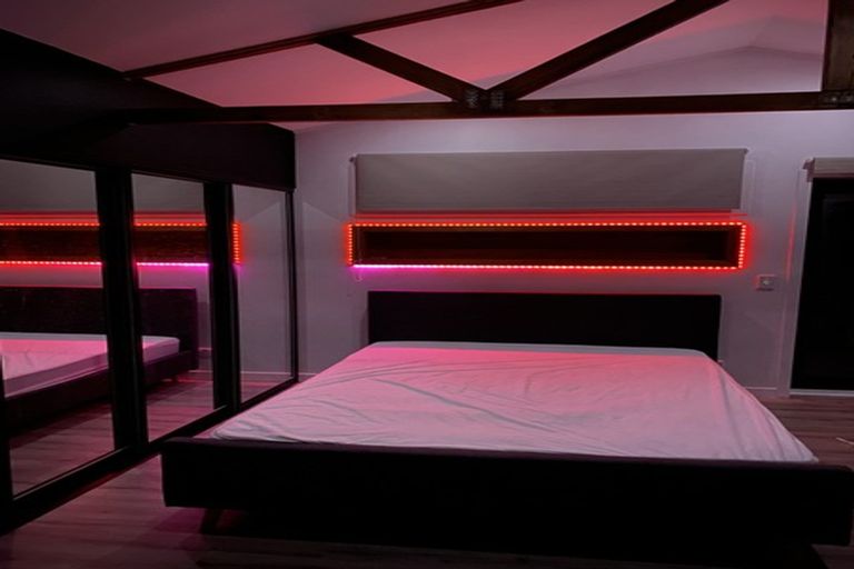 Photo of property in 110 Racecourse Road, Sockburn, Christchurch, 8042