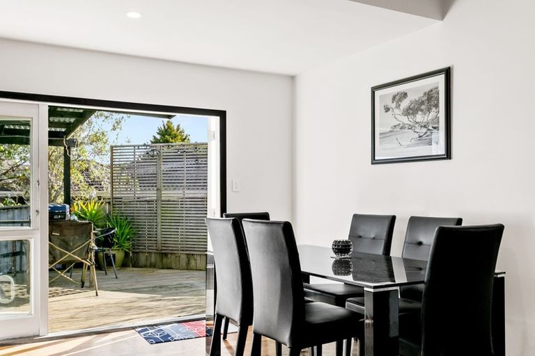 Photo of property in 14 Pipi Street, Two Mile Bay, Taupo, 3330