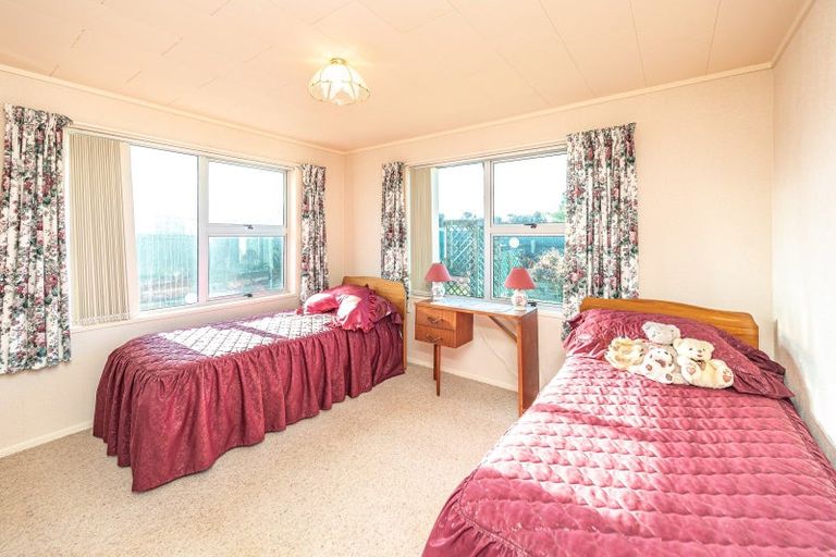 Photo of property in 14 Hood Street, Castlecliff, Whanganui, 4501