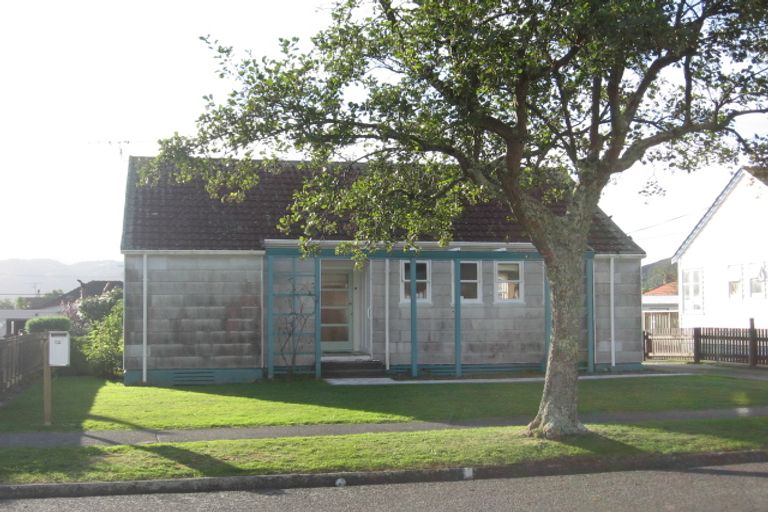 Photo of property in 14 Collett Street, Naenae, Lower Hutt, 5011