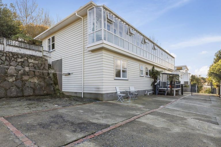 Photo of property in 15a Romney Square, Tawa, Wellington, 5028
