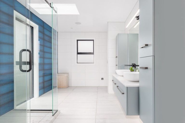 Photo of property in 4 Rotorua Grove, Aotea, Porirua, 5024