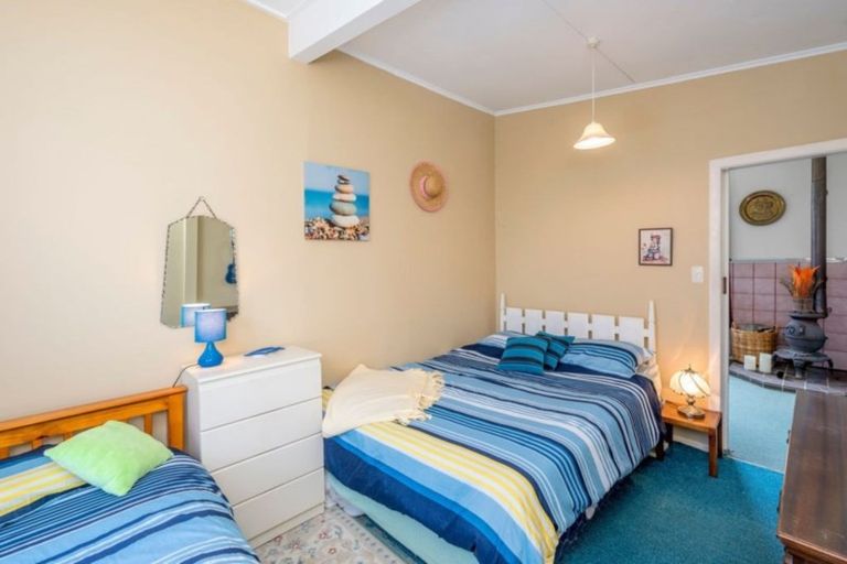 Photo of property in 31 Shortt Street, Foxton Beach, Foxton, 4815